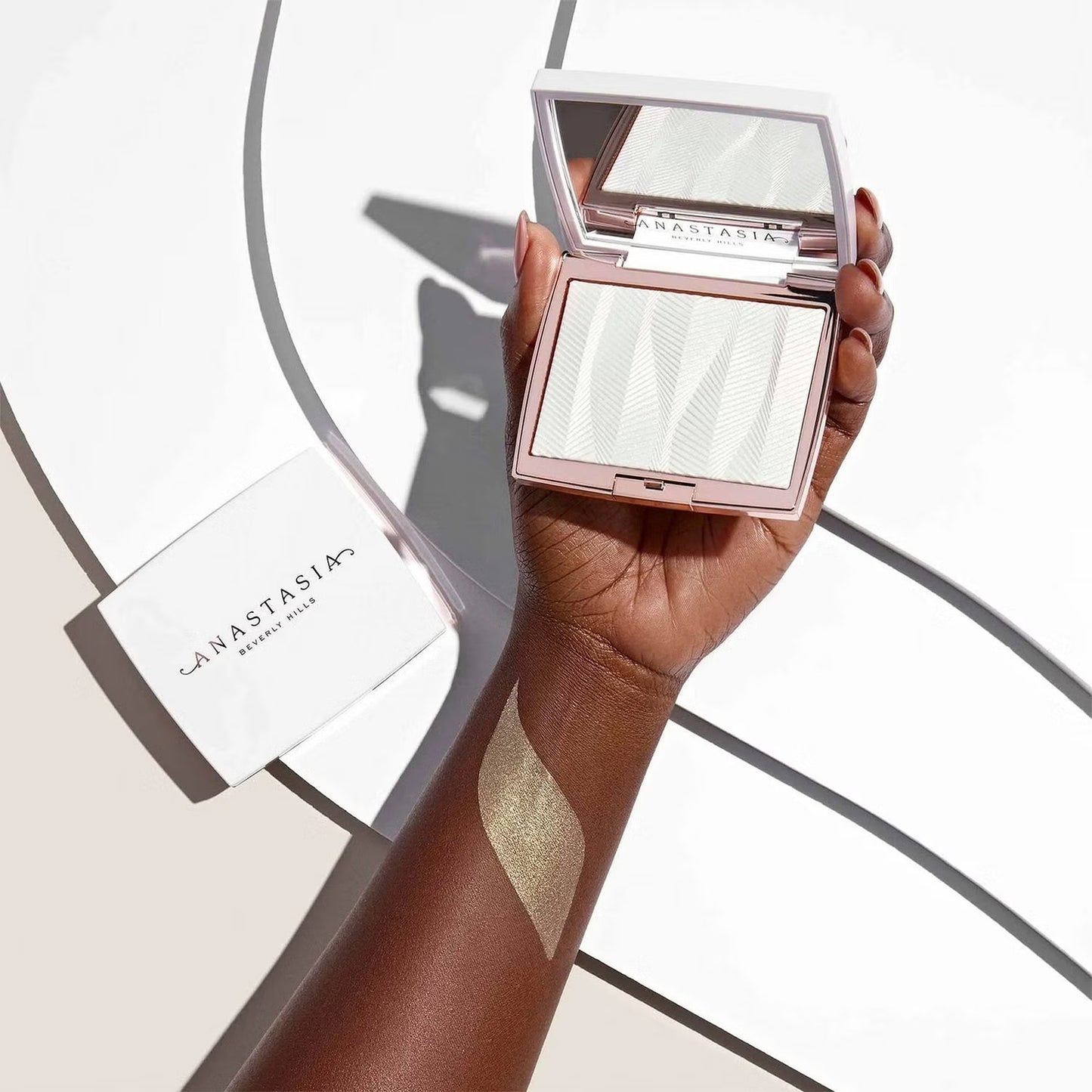 Anastasia Beverly Hills – Iced Out Highlighter