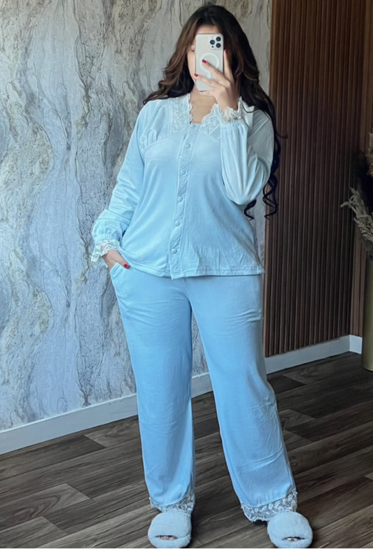Pyjama Velours Doux avec Finition Dentelle